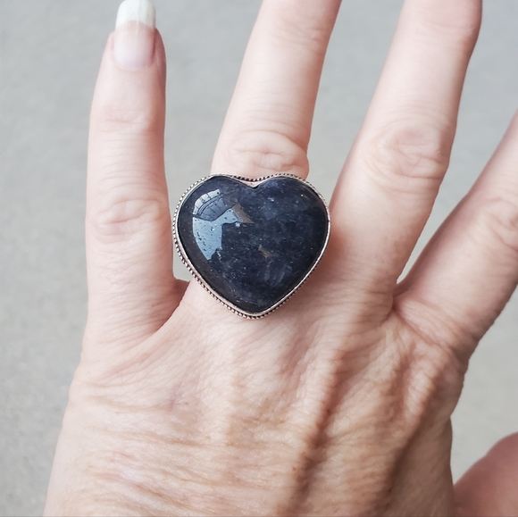 New Huge Heart Shaped Iolite in Sunstone 925 Silver Ring. - Picture 7 of 16